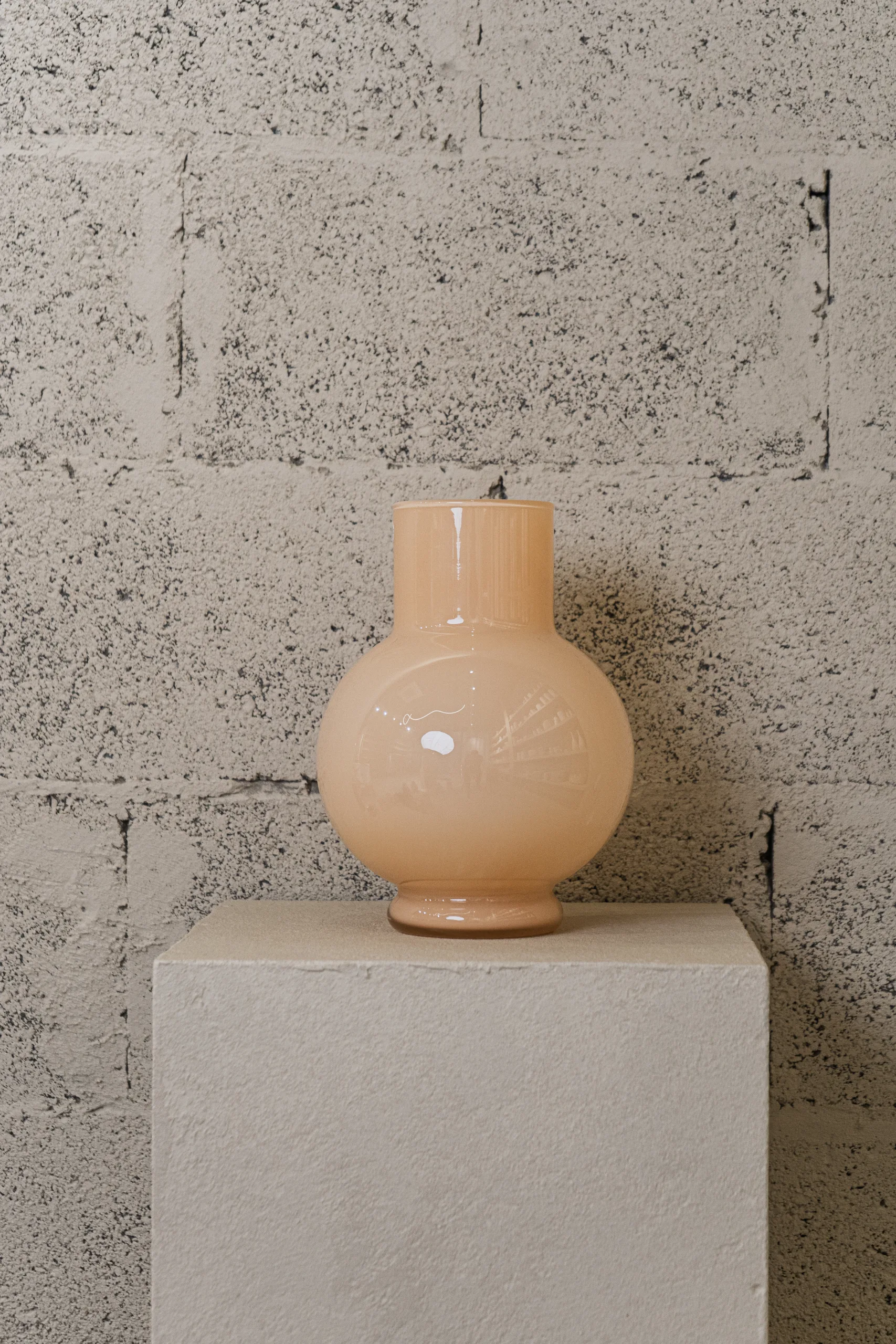 Vase en verre soufflé Bulle abricot – Image 1