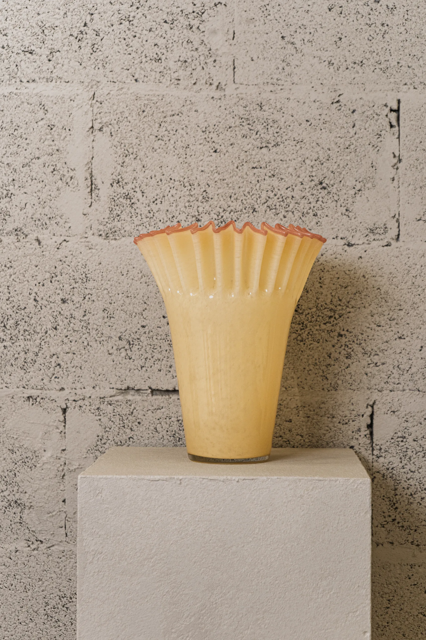 Vase en verre soufflé Tulipe solaire – Image 1
