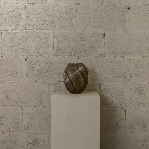 Grand vase en verre fumé Twist XL – Image 2