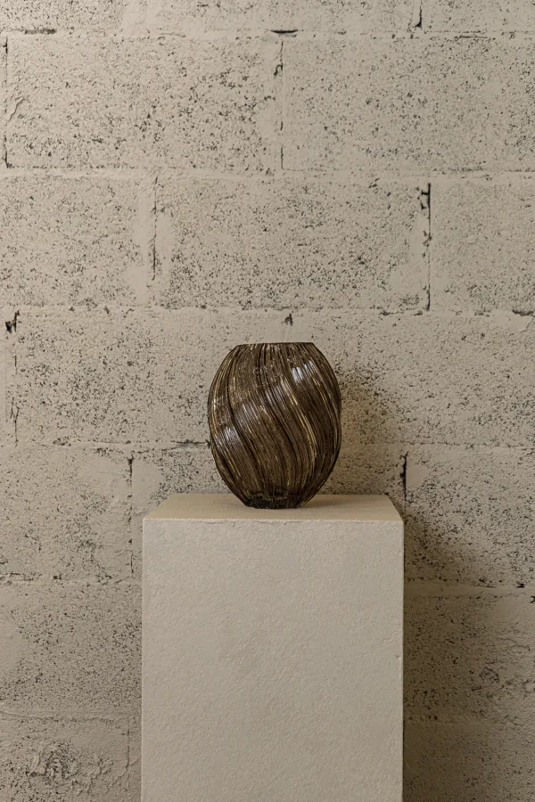 Grand vase en verre fumé Twist XL