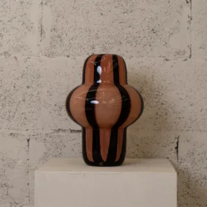 Vase Totem Rayé en céramique – Image 1