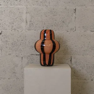 Vase Totem Rayé en céramique – Image 3