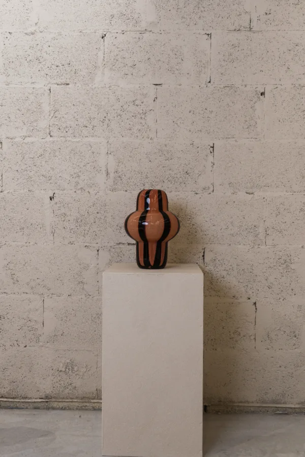 Vase Totem Rayé en céramique